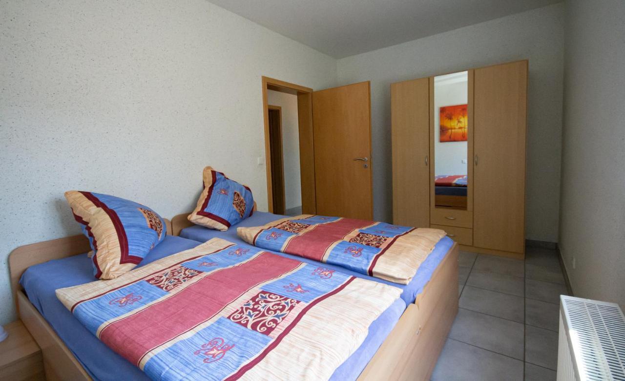 Vulkanpark-Ferienwohnung Karibic Nickenich Luaran gambar